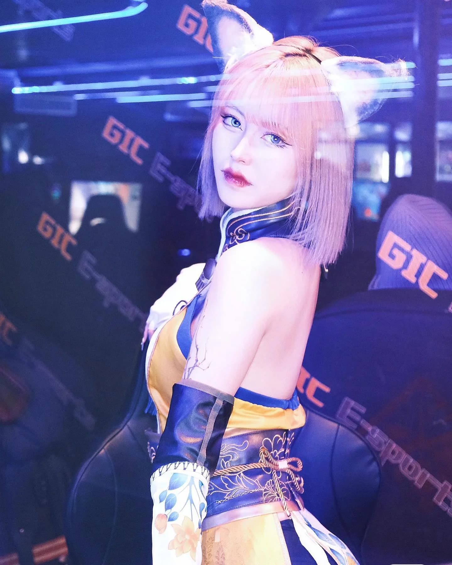 COSPLAY gallery item 8