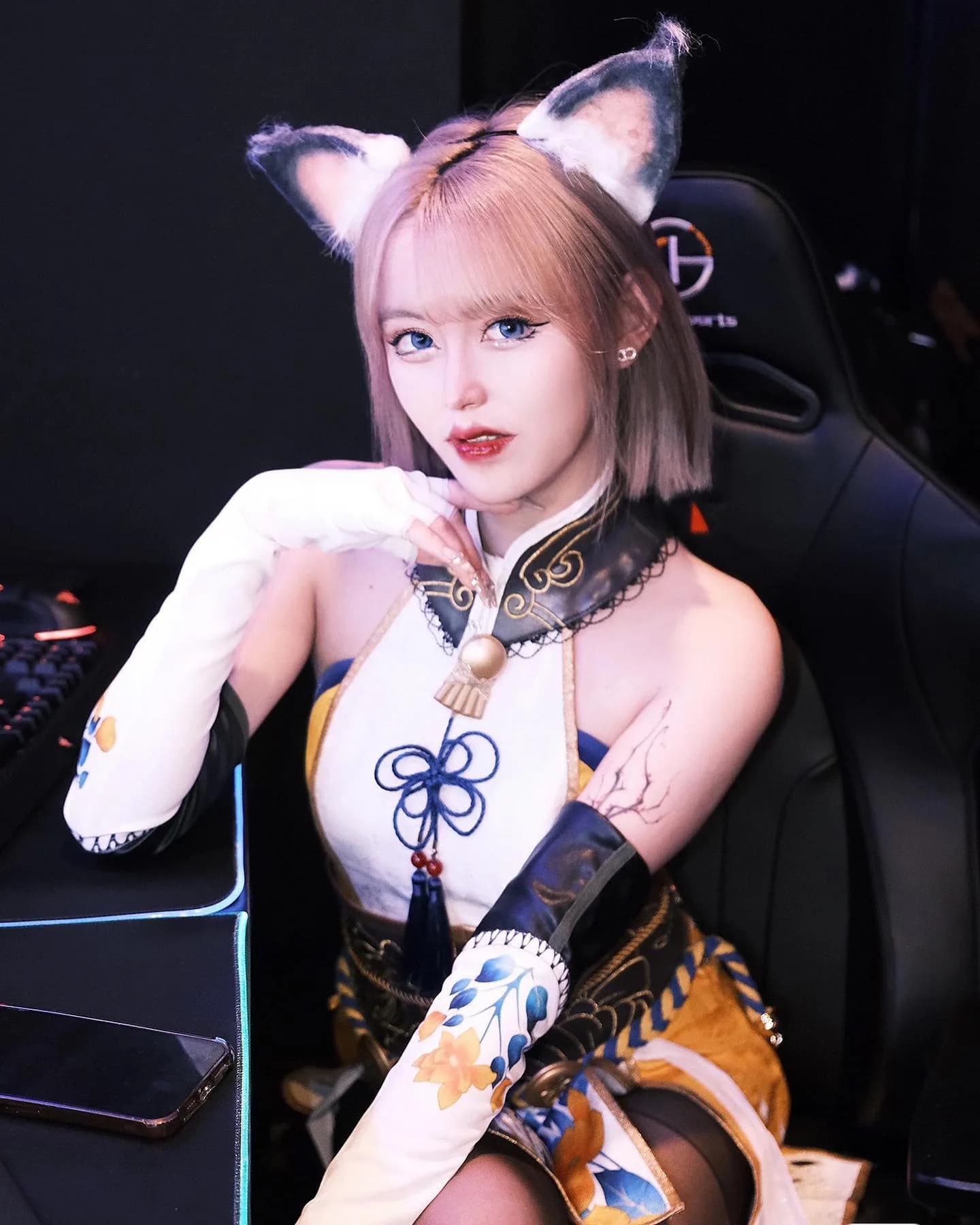 COSPLAY gallery item 10